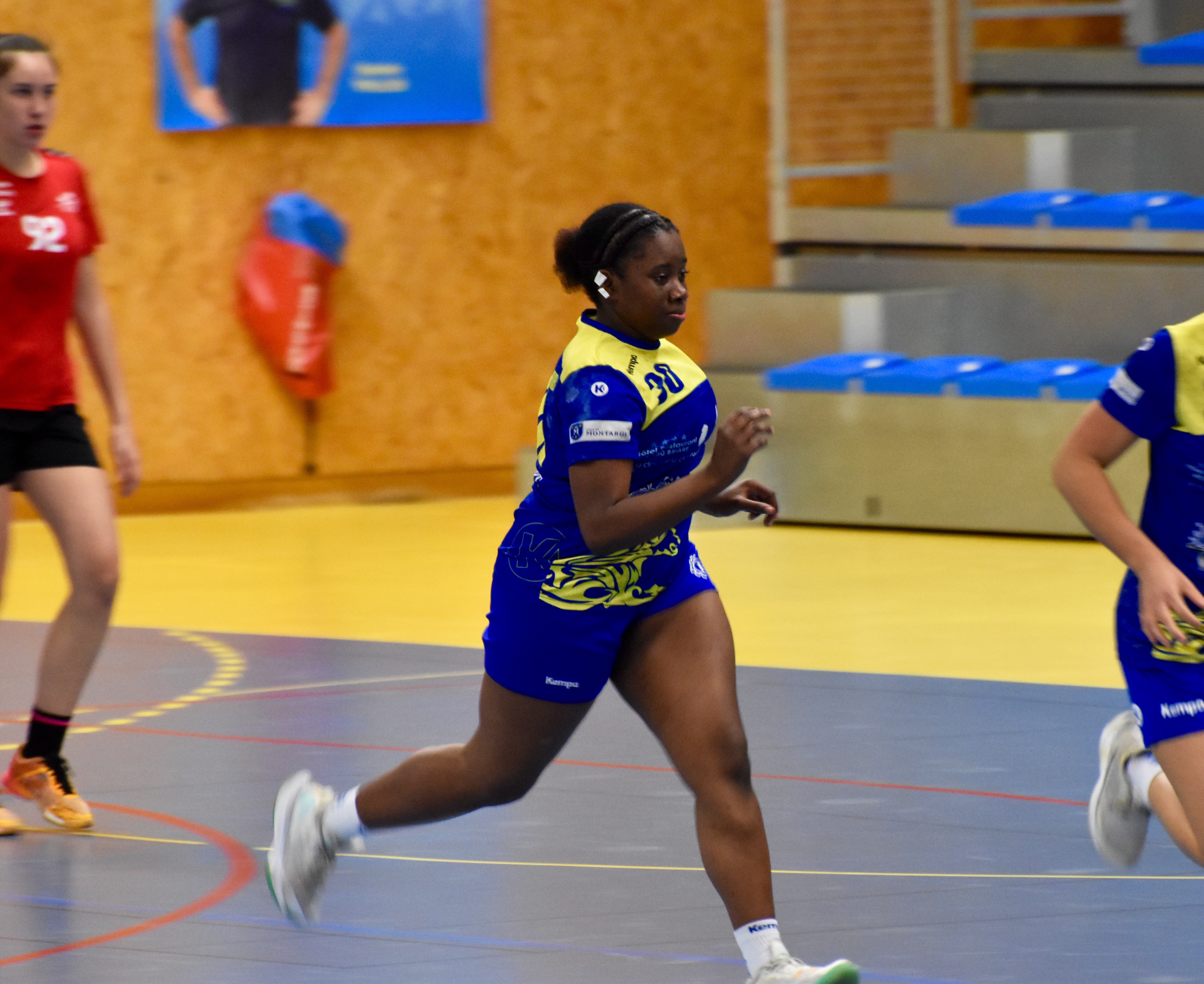 Les joueuses de l’USM Montargis en match — USM–Évry — DSC_0190