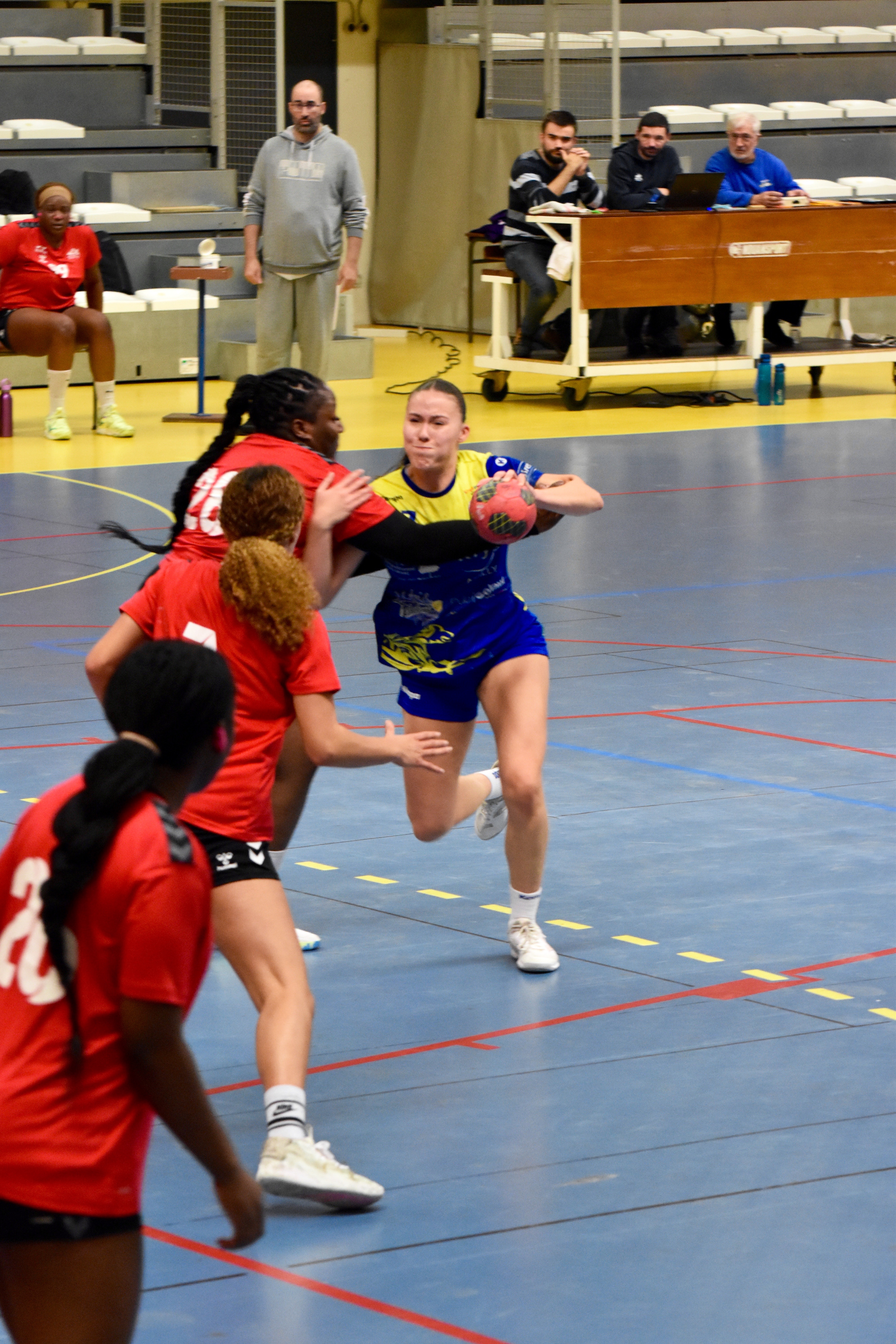Les joueuses de l’USM Montargis en match — USM–Évry — DSC_0285