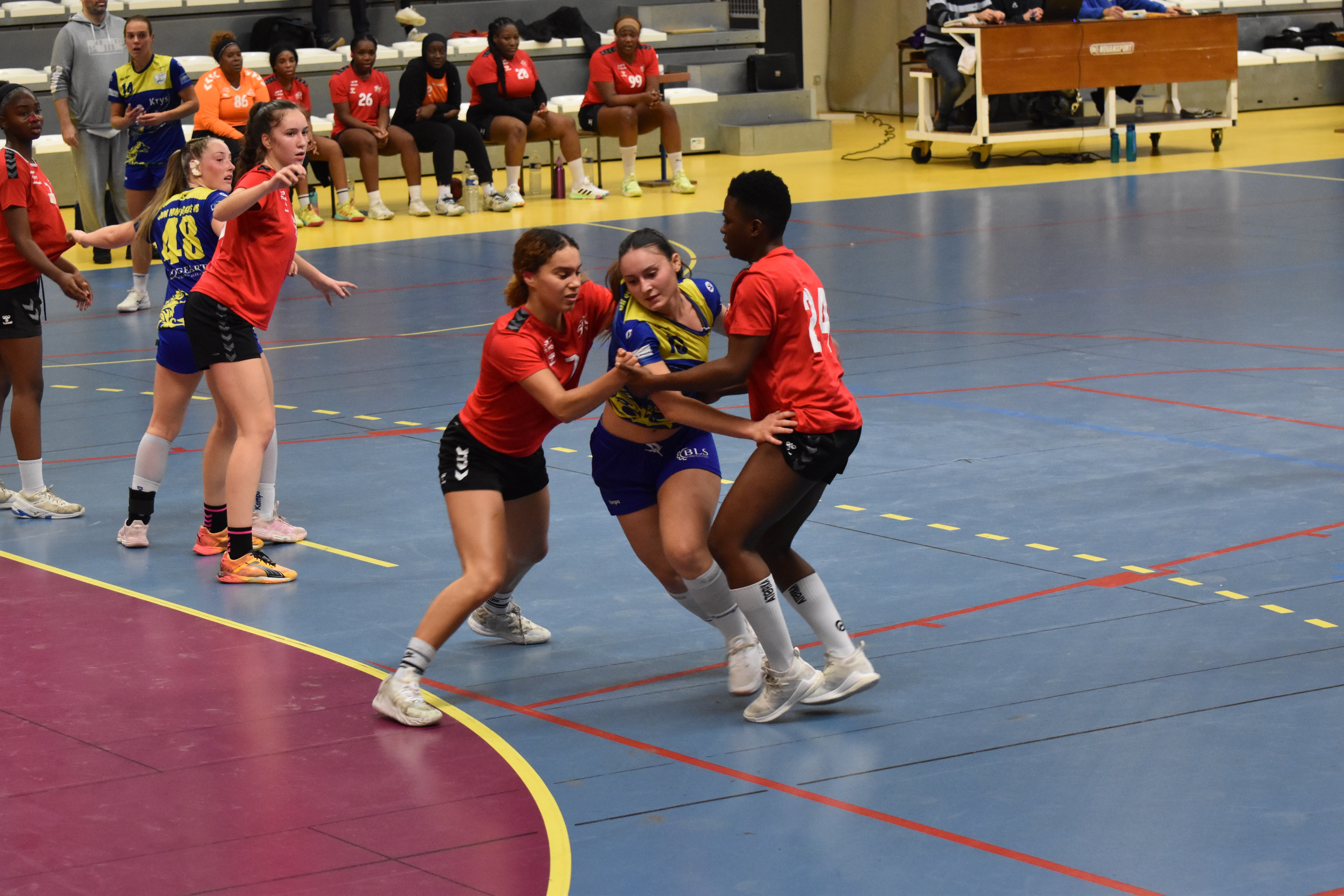 Les joueuses de l’USM Montargis en match — USM–Évry — DSC_0445