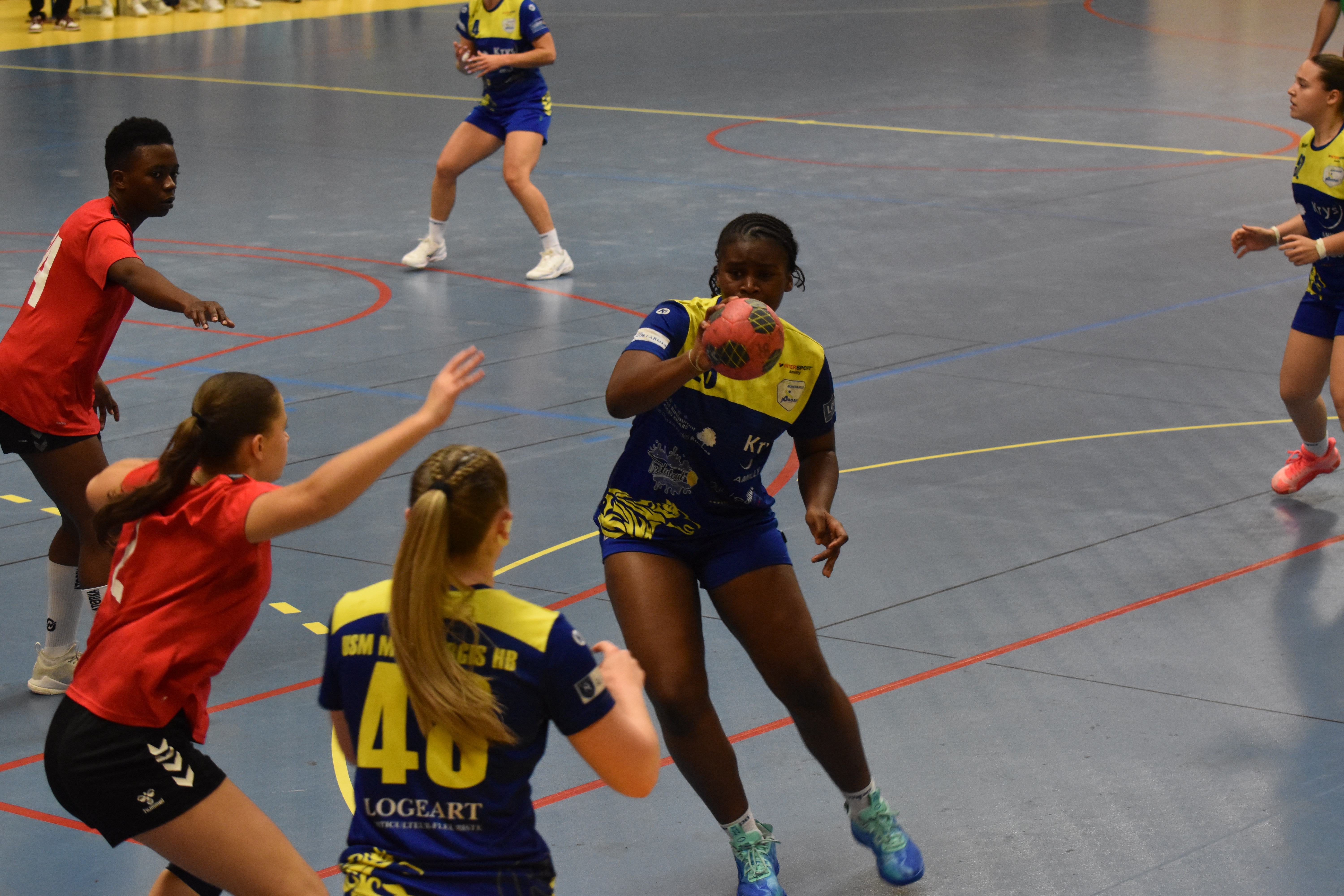 Les joueuses de l’USM Montargis en match — USM–Évry — DSC_0455