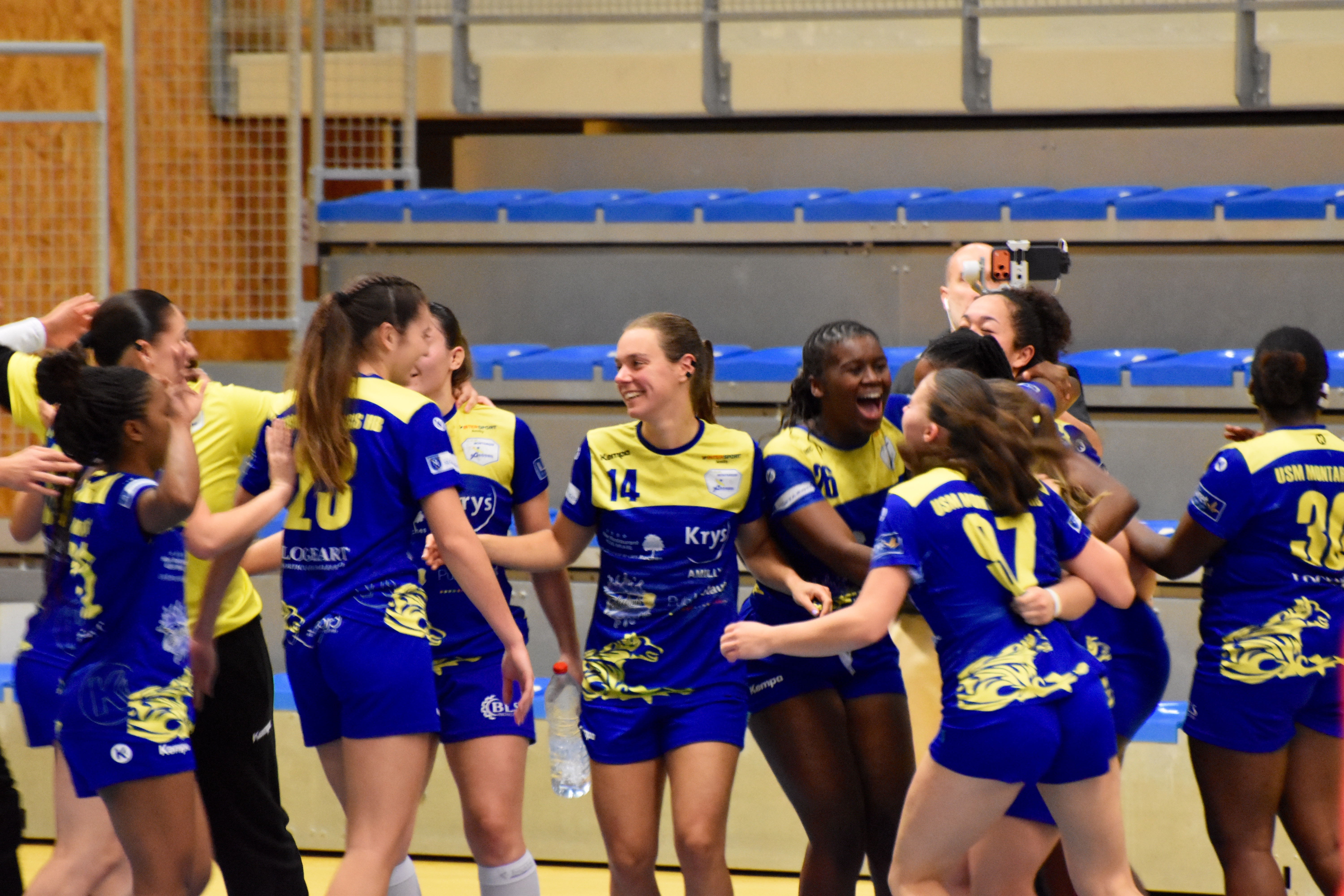 Les joueuses de l’USM Montargis en match — USM–Évry — DSC_0966